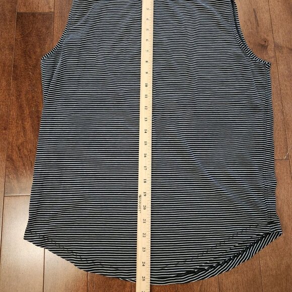 Lululemon women's black and white stripe tank top - Picture 5 of 5